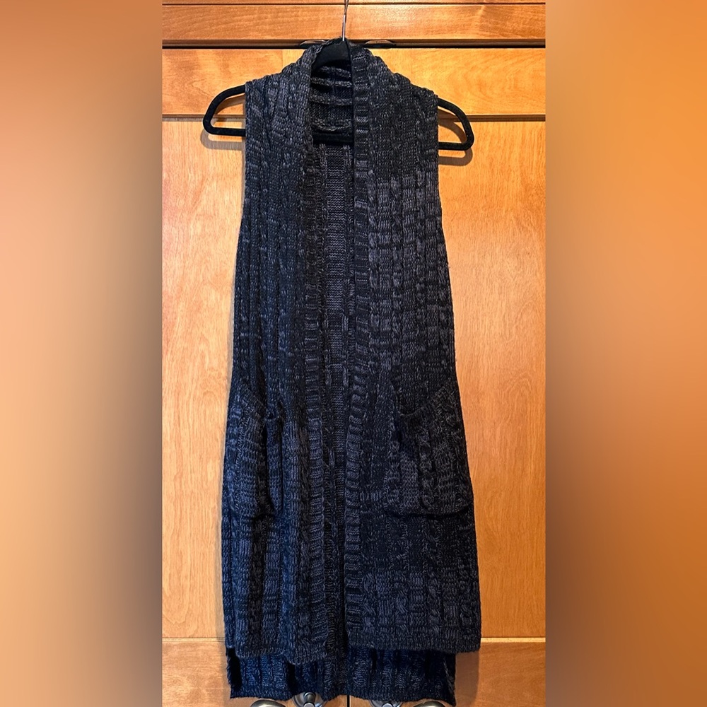 Elegant Black Knit Sleeveless Sweater